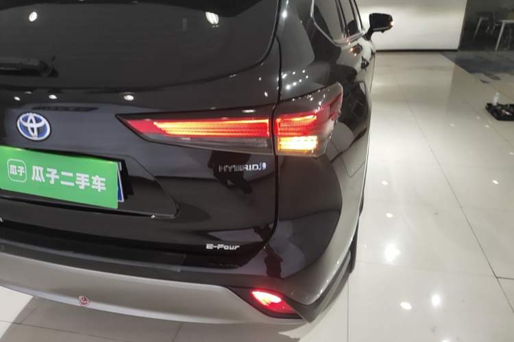 Used Toyota Highlander 2023 2.5L Smart Electric Hybrid Dual-Motor All-Wheel-Drive Luxury 7-Seater Right Rear Taillight