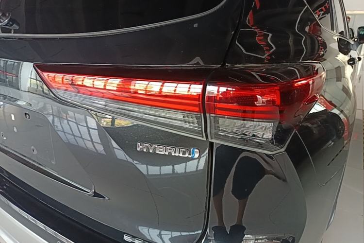 Used Toyota Highlander 2023 2.5L Smart Electric Hybrid Dual-Engine Four-Wheel Drive Prestige Version – 7 Seats Right Rear Taillight