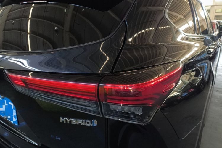 Used Toyota Highlander 2023 2.5L Smart Electric Hybrid Dual-Engine Four-Wheel Drive Prestige Version – 7 Seats Right Rear Taillight