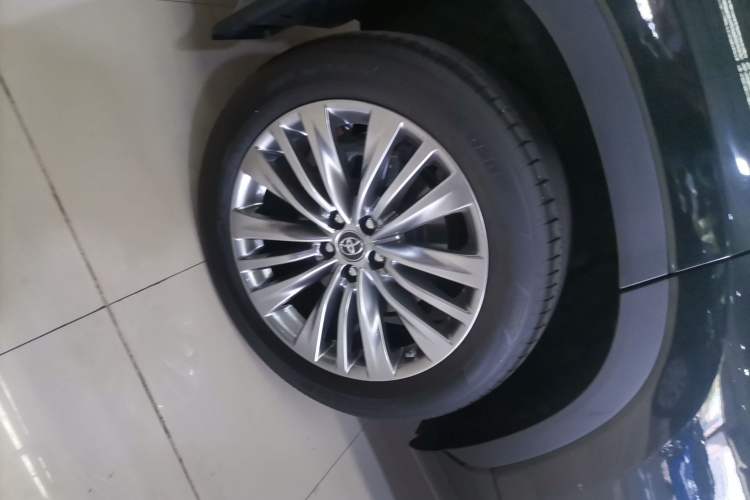 Used Toyota Highlander 2023 2.5L Smart Electric Hybrid Dual-Motor All-Wheel-Drive Luxury 7-Seater Right Rear Wheel Hub