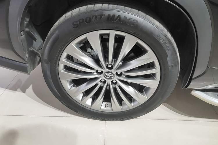 Used Toyota Highlander 2023 2.5L Smart Electric Hybrid Dual-Motor All-Wheel-Drive Luxury 7-Seater Right Rear Wheel Hub