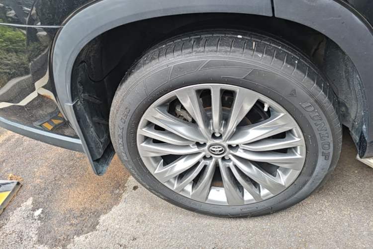 Used Toyota Highlander 2023 2.5L Smart Electric Hybrid Dual-Drive Prestige Version 7 Seats Right Rear Wheel Hub