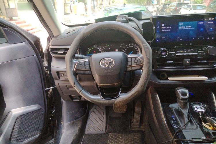 Used Toyota Highlander 2023 2.5L Smart Electric Hybrid Dual-Engine 4x4 Knight Edition 7 Seats Steering Wheel