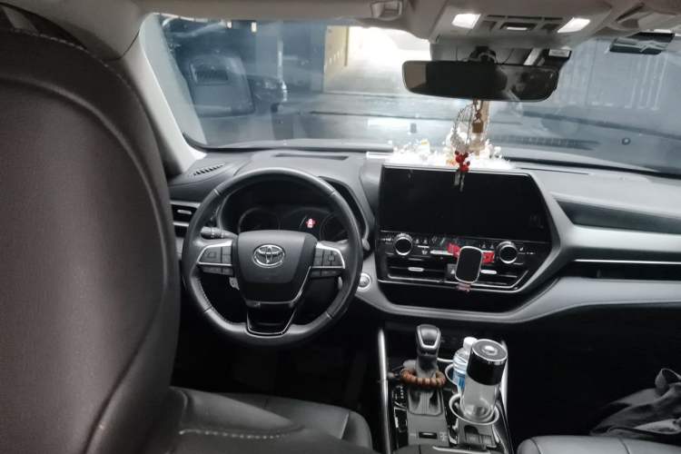 Used Toyota Highlander 2023 2.5L Smart Electric Hybrid Dual-Engine Four-Wheel Drive Prestige Version – 7 Seats Steering Wheel