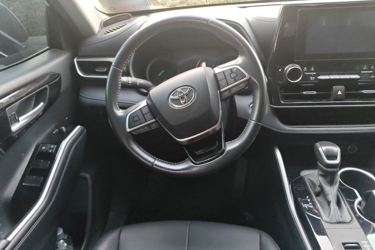 Used Toyota Highlander 2023 2.5L Smart Electric Hybrid Dual-Motor All-Wheel-Drive Luxury 7-Seater Steering Wheel