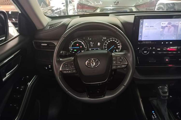 Used Toyota Highlander 2023 2.5L Smart Electric Hybrid Dual-Engine 4x4 Knight Edition 7 Seats Steering Wheel