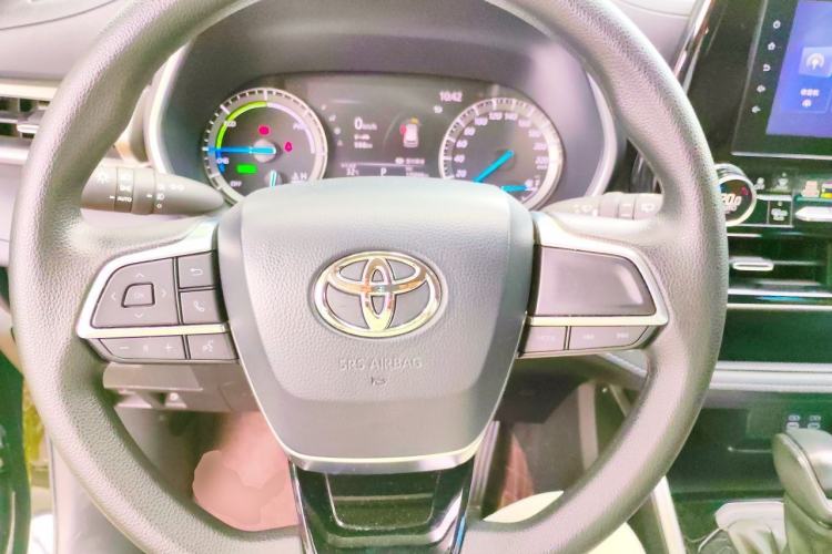 Used Toyota Highlander 2023 2.5L Smart Electric Hybrid Dual-Drive Elite Version 7 Seats Steering Wheel