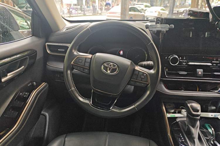 Used Toyota Highlander 2023 2.5L Smart Electric Hybrid Dual-Engine 4x4 Knight Edition 7 Seats Steering Wheel