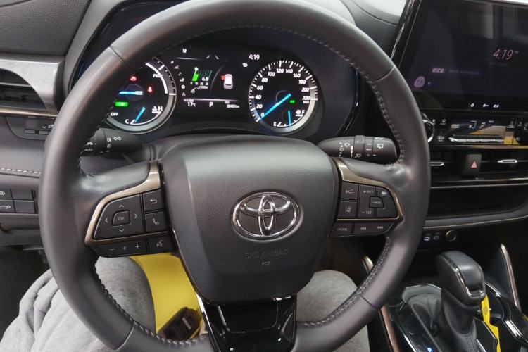 Used Toyota Highlander 2023 2.5L Smart Electric Hybrid Dual-Engine 4x4 Knight Edition 7 Seats Steering Wheel
