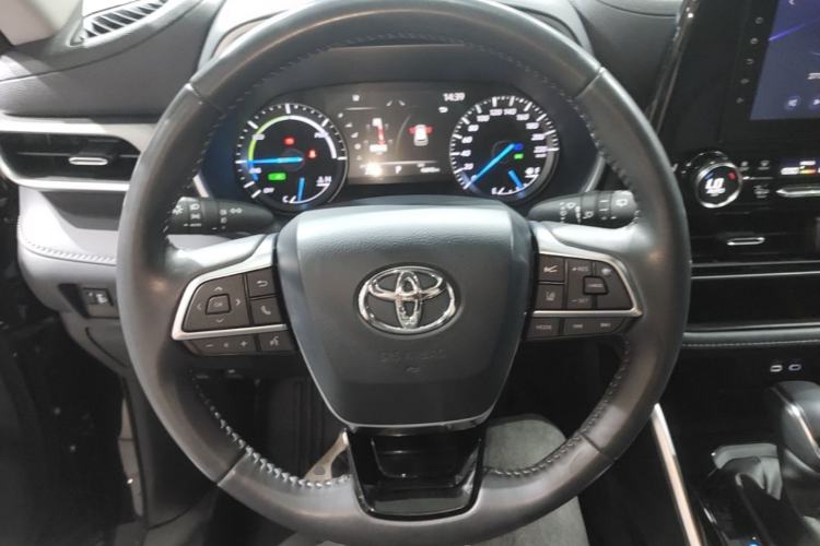 Used Toyota Highlander 2023 2.5L Smart Electric Hybrid Dual-Motor All-Wheel-Drive Luxury 7-Seater Steering Wheel