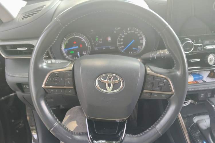 Used Toyota Highlander 2023 2.5L Smart Electric Hybrid Dual-Engine 4x4 Knight Edition 7 Seats Steering Wheel