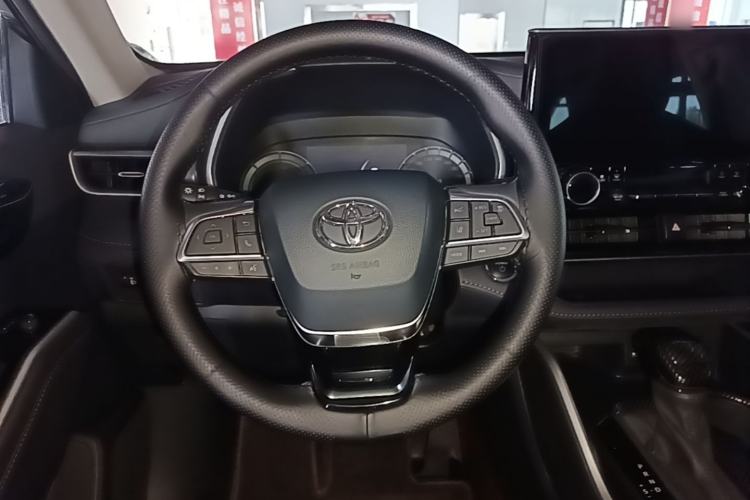 Used Toyota Highlander 2023 2.5L Smart Electric Hybrid Dual-Engine Four-Wheel Drive Prestige Version – 7 Seats Steering Wheel