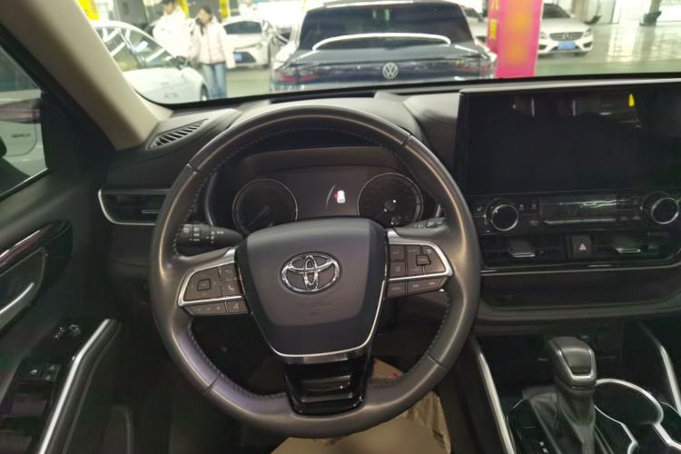 Used Toyota Highlander 2023 2.5L Smart Electric Hybrid Dual-Engine Four-Wheel Drive Prestige Version – 7 Seats Steering Wheel
