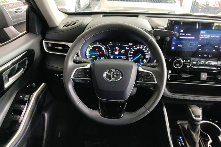 Used Toyota Highlander 2023 2.5L Smart Electric Hybrid Dual-Engine Four-Wheel Drive Prestige Version – 7 Seats Steering Wheel