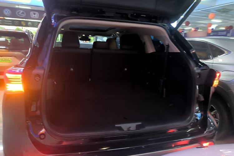 Used Toyota Highlander 2023 2.5L Smart Electric Hybrid Dual-Engine Four-Wheel Drive Prestige Version – 7 Seats Trunk
