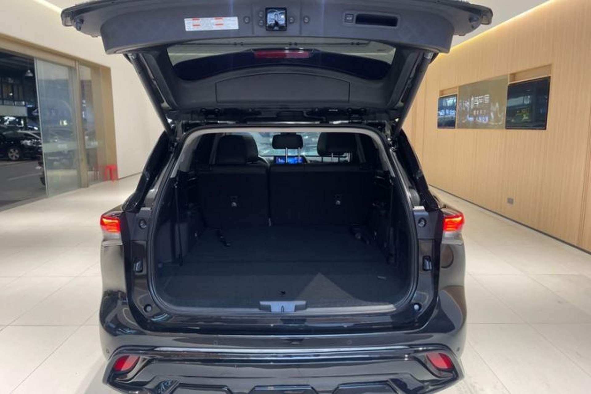 Used Toyota Highlander 2023 2.5L Smart Electric Hybrid Dual-Engine Four-Wheel Drive Prestige Version – 7 Seats Trunk