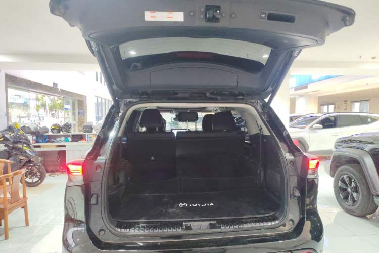 Used Toyota Highlander 2023 2.5L Smart Electric Hybrid Dual-Engine 4x4 Knight Edition 7 Seats Trunk