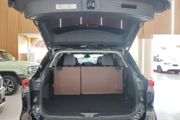 Used Toyota Highlander 2023 2.5L Smart Electric Hybrid Dual-Engine Four-Wheel Drive Prestige Version – 7 Seats Trunk