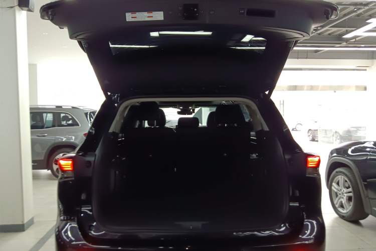 Used Toyota Highlander 2023 2.5L Smart Electric Hybrid Dual-Engine Four-Wheel Drive Prestige Version – 7 Seats Trunk
