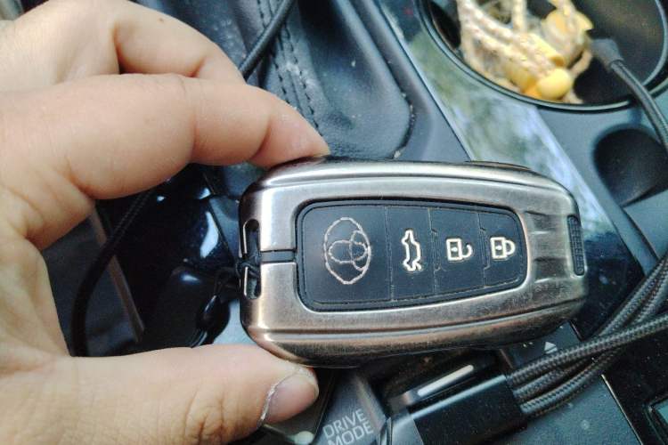 Used Toyota Highlander 2023 2.5L Smart Electric Hybrid Dual-Engine 4x4 Knight Edition 7 Seats Vehicle Key