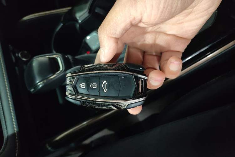 Used Toyota Highlander 2023 2.5L Smart Electric Hybrid Dual-Engine 4x4 Knight Edition 7 Seats Vehicle Key