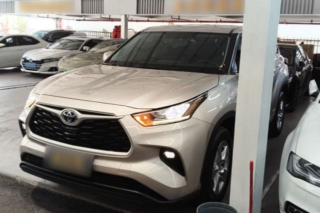 Ojetý Toyota Highlander 2023 2.5L Smart Electric Hybrid Dual-Engine Two-Wheel Drive Elite Version 5 Seats