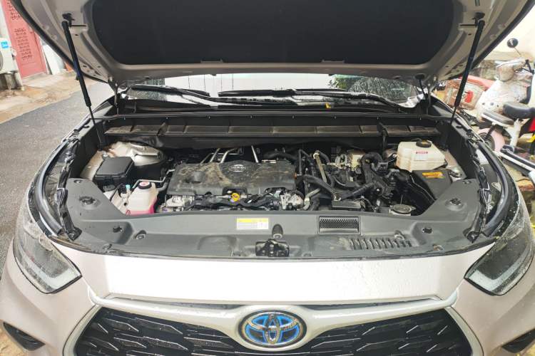 Used Toyota Highlander 2023 2.5L Smart Electric Hybrid Dual-Drive Prestige Version 7 Seats Engine Bay
