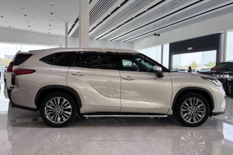 Used Toyota Highlander 2023 2.5L Smart Electric Hybrid Dual-Drive Prestige Version 7 Seats Exterior 3