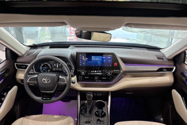 Used Toyota Highlander 2023 2.5L Smart Electric Hybrid Dual-Drive Prestige Version 7 Seats Interior 3