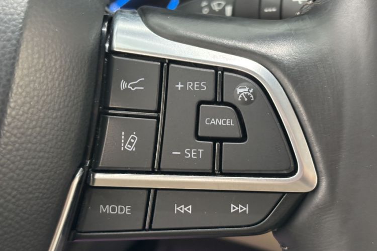 Used Toyota Highlander 2023 2.5L Smart Electric Hybrid Dual-Drive Prestige Version 7 Seats Interior 5