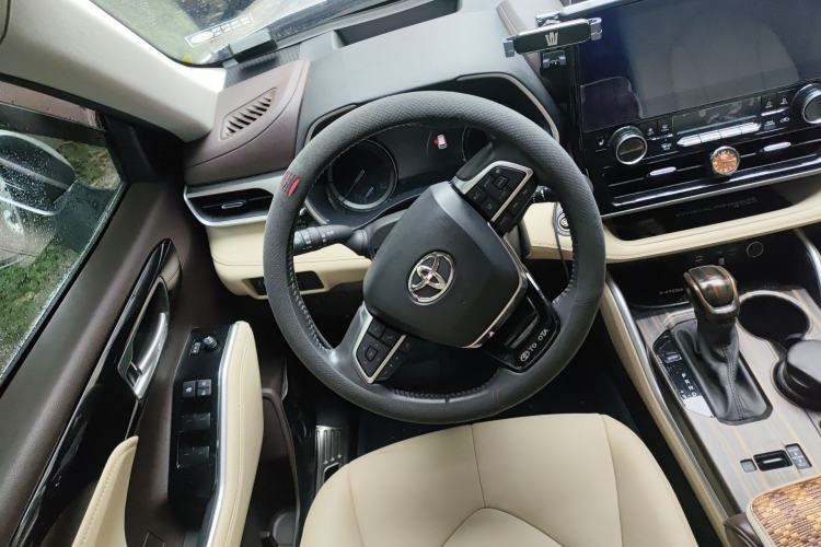 Used Toyota Highlander 2023 2.5L Smart Electric Hybrid Dual-Drive Prestige Version 7 Seats Steering Wheel