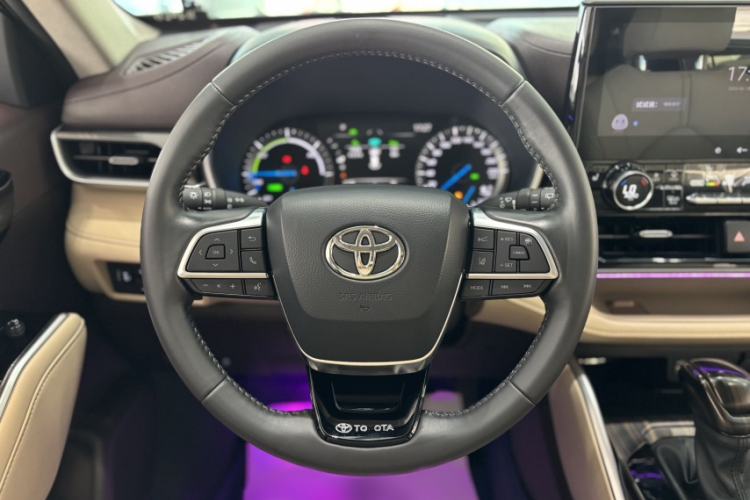 Used Toyota Highlander 2023 2.5L Smart Electric Hybrid Dual-Drive Prestige Version 7 Seats Steering Wheel