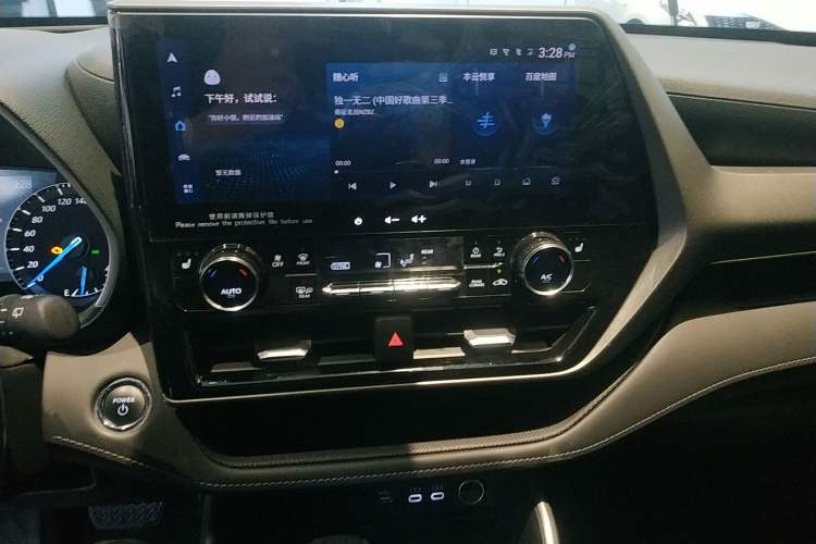 Used Toyota Highlander 2023 2.5L Smart Electric Hybrid Dual-Engine Four-Wheel Drive Prestige Version – 7 Seats Audio And AC Panel