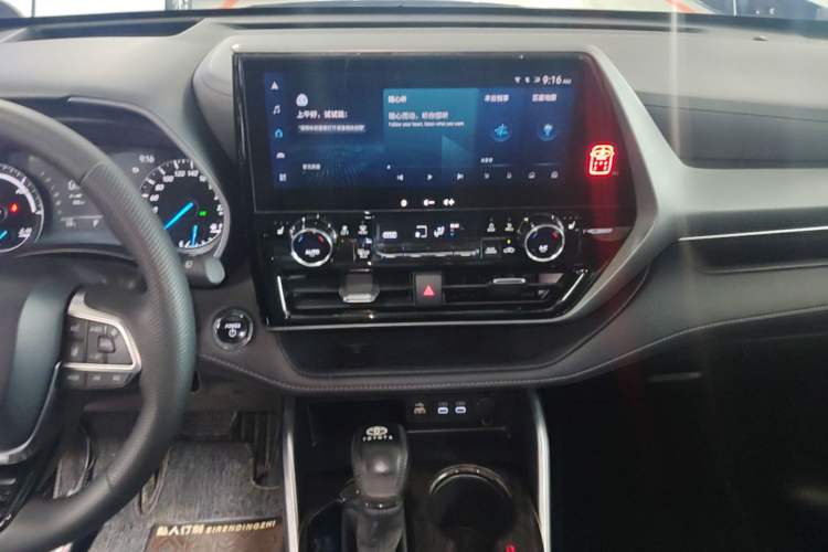 Used Toyota Highlander 2023 2.5L Smart Electric Hybrid Dual-Engine Four-Wheel Drive Prestige Version – 7 Seats Audio And AC Panel