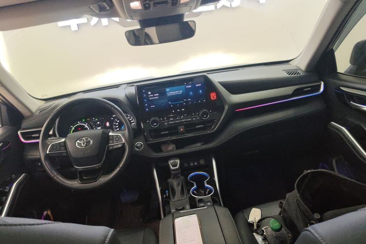 Used Toyota Highlander 2023 2.5L Smart Electric Hybrid Dual-Engine Four-Wheel Drive Prestige Version – 7 Seats Center Console