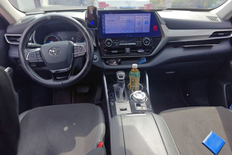 Used Toyota Highlander 2023 2.5L Smart Electric Hybrid Dual-Engine Four-Wheel Drive Prestige Version – 7 Seats Center Console