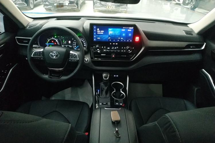 Used Toyota Highlander 2023 2.5L Smart Electric Hybrid Dual-Engine Four-Wheel Drive Prestige Version – 7 Seats Center Console