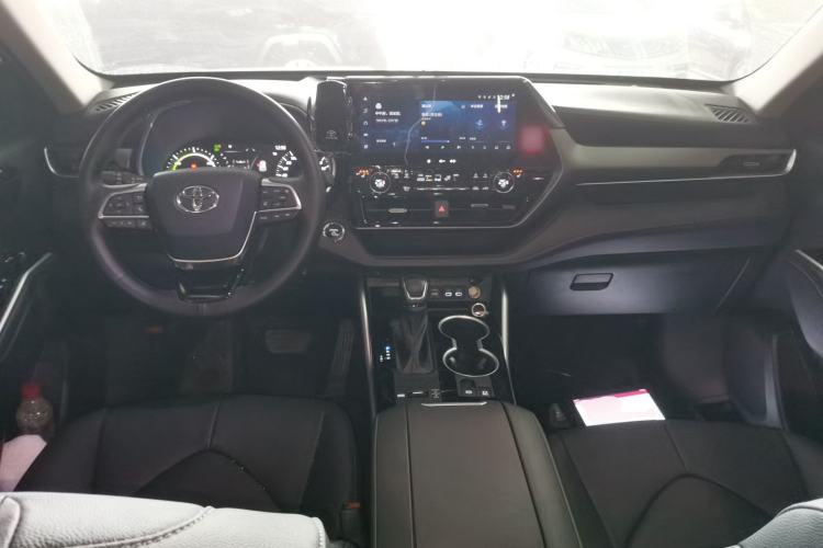 Used Toyota Highlander 2023 2.5L Smart Electric Hybrid Dual-Engine Four-Wheel Drive Prestige Version – 7 Seats Center Console