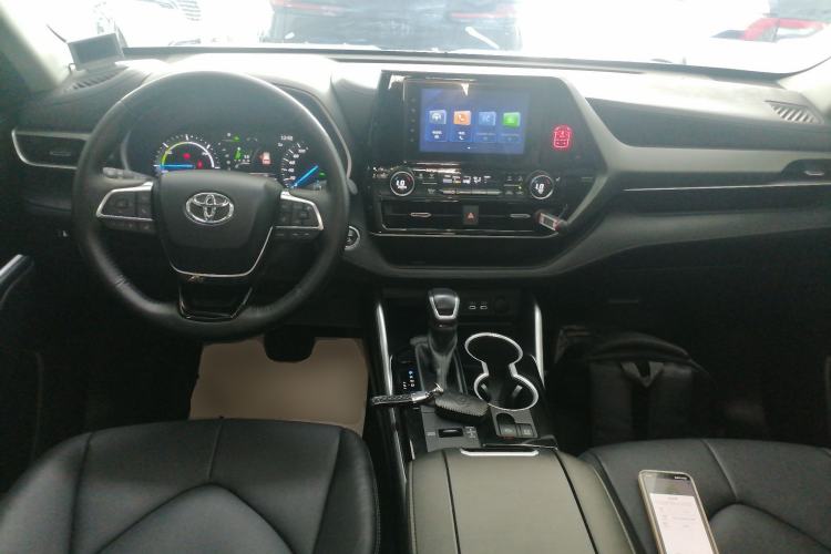 Used Toyota Highlander 2023 2.5L Smart Electric Hybrid Dual-Motor All-Wheel-Drive Luxury 7-Seater Center Console