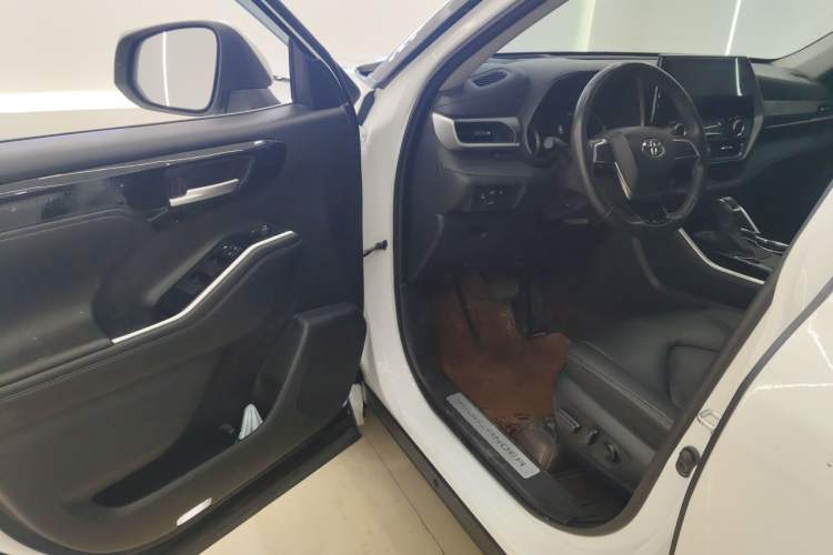 Used Toyota Highlander 2023 2.5L Smart Electric Hybrid Dual-Engine Four-Wheel Drive Prestige Version – 7 Seats Driver Seat