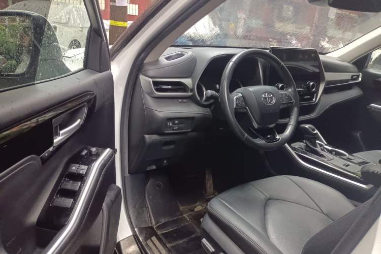 Used Toyota Highlander 2023 2.5L Smart Electric Hybrid Dual-Engine Four-Wheel Drive Prestige Version – 7 Seats Driver Seat