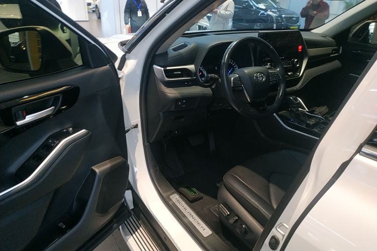 Used Toyota Highlander 2023 2.5L Smart Electric Hybrid Dual-Engine Four-Wheel Drive Prestige Version – 7 Seats Driver Seat