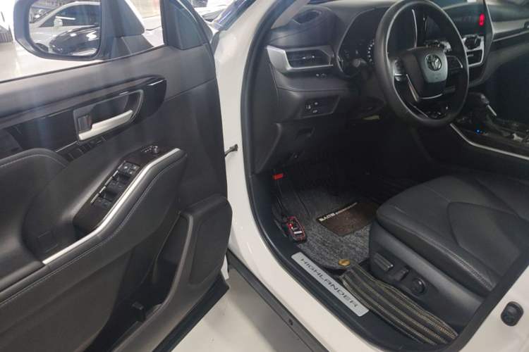 Used Toyota Highlander 2023 2.5L Smart Electric Hybrid Dual-Engine Four-Wheel Drive Prestige Version – 7 Seats Driver Seat