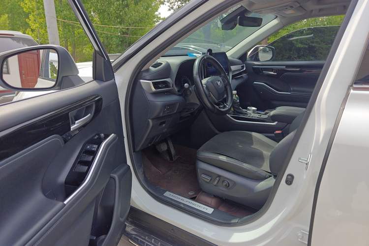 Used Toyota Highlander 2023 2.5L Smart Electric Hybrid Dual-Engine Four-Wheel Drive Prestige Version – 7 Seats Driver Seat