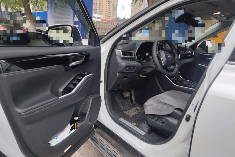 Used Toyota Highlander 2023 2.5L Smart Electric Hybrid Dual-Motor All-Wheel-Drive Luxury 7-Seater Driver Seat