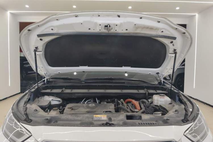 Used Toyota Highlander 2023 2.5L Smart Electric Hybrid Dual-Engine Four-Wheel Drive Prestige Version – 7 Seats Engine Bay