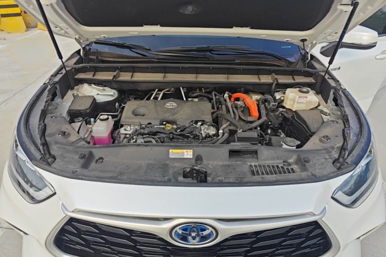 Used Toyota Highlander 2023 2.5L Smart Electric Hybrid Dual-Engine Four-Wheel Drive Prestige Version – 7 Seats Engine Bay
