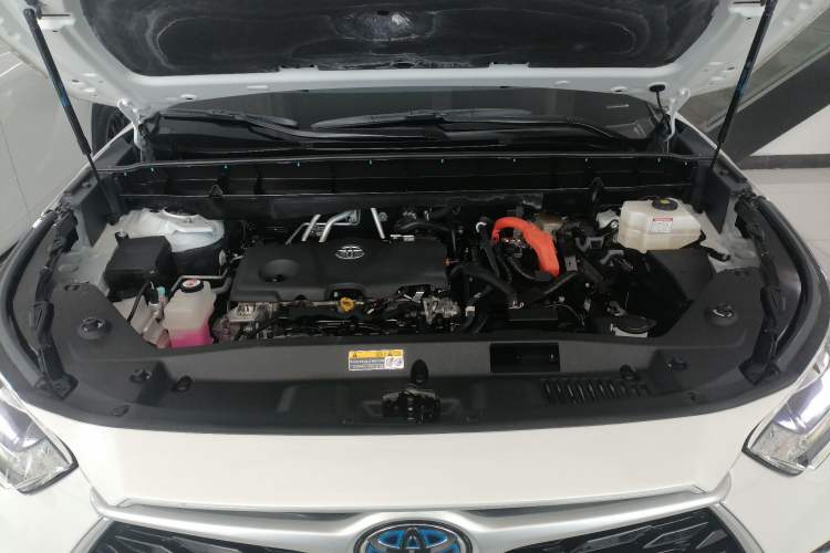 Used Toyota Highlander 2023 2.5L Smart Electric Hybrid Dual-Motor All-Wheel-Drive Luxury 7-Seater Engine Bay