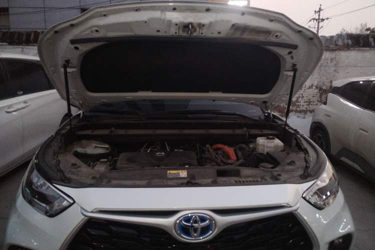 Used Toyota Highlander 2023 2.5L Smart Electric Hybrid Dual-Engine 4x4 Elite Edition 7 Seats Engine Bay