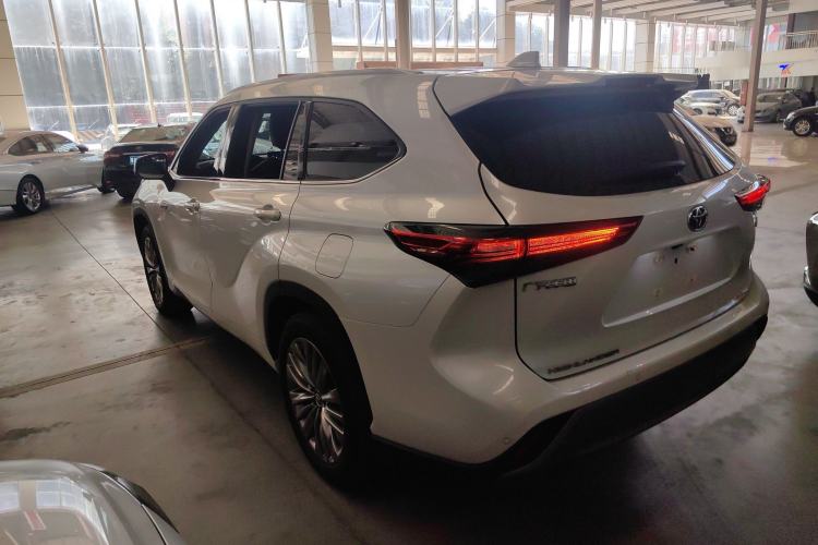 Used Toyota Highlander 2023 2.5L Smart Electric Hybrid Dual-Engine Four-Wheel Drive Prestige Version – 7 Seats Exterior 3